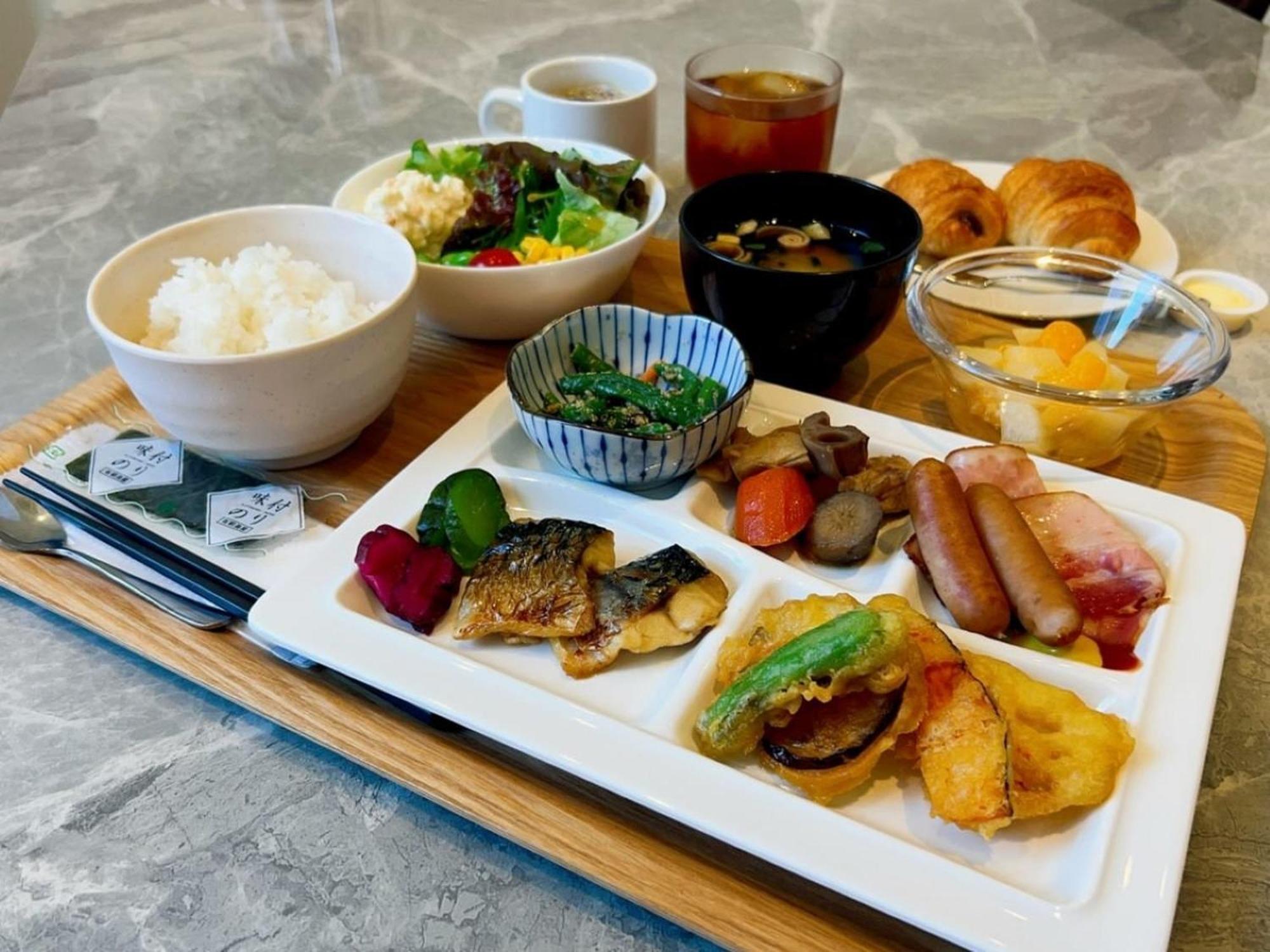 Apa Hotel Takamatsu Airport Экстерьер фото